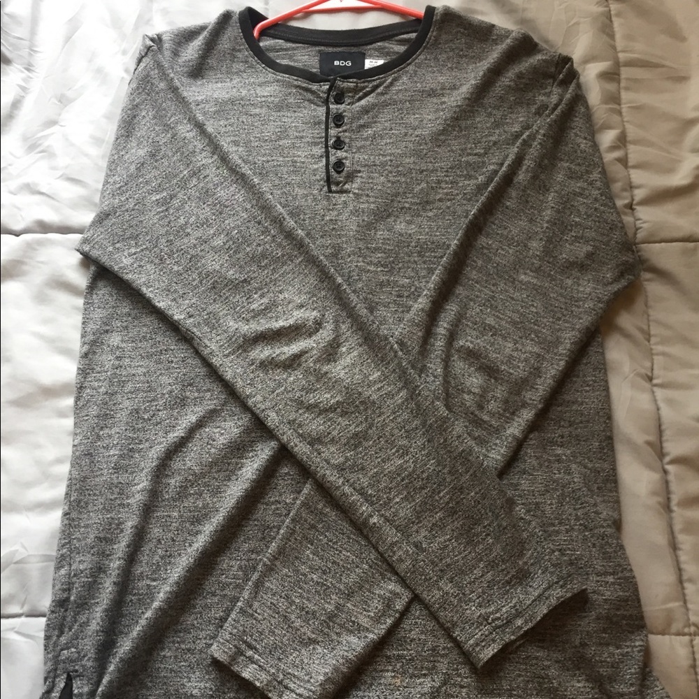 BDG Medium Grey long sleeve good condition